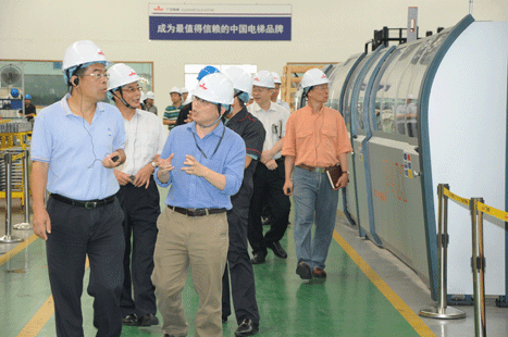 广州市国资委周建军主任一行到betway体育工业园旅行调研