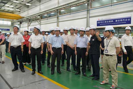 广东省政协主席王荣一行莅临betway体育电梯调研考察